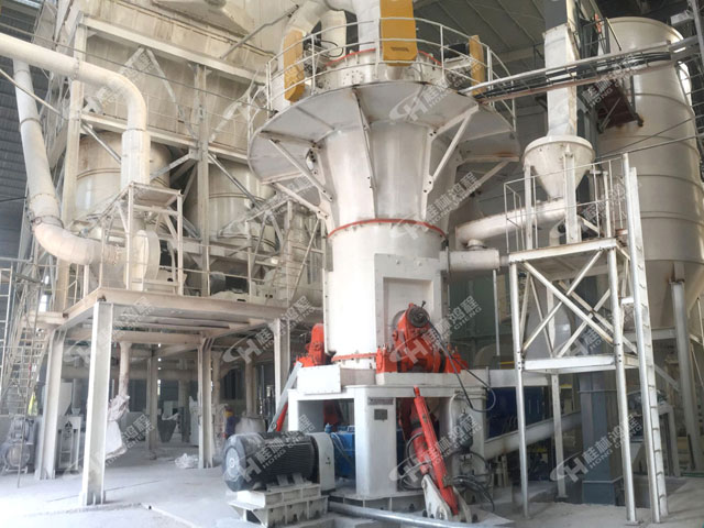 1000目白炭黑超細磨粉機，1000目白炭黑，超細磨粉機，磨粉機價格，超細立磨，超細立式磨粉機，磨粉機廠家