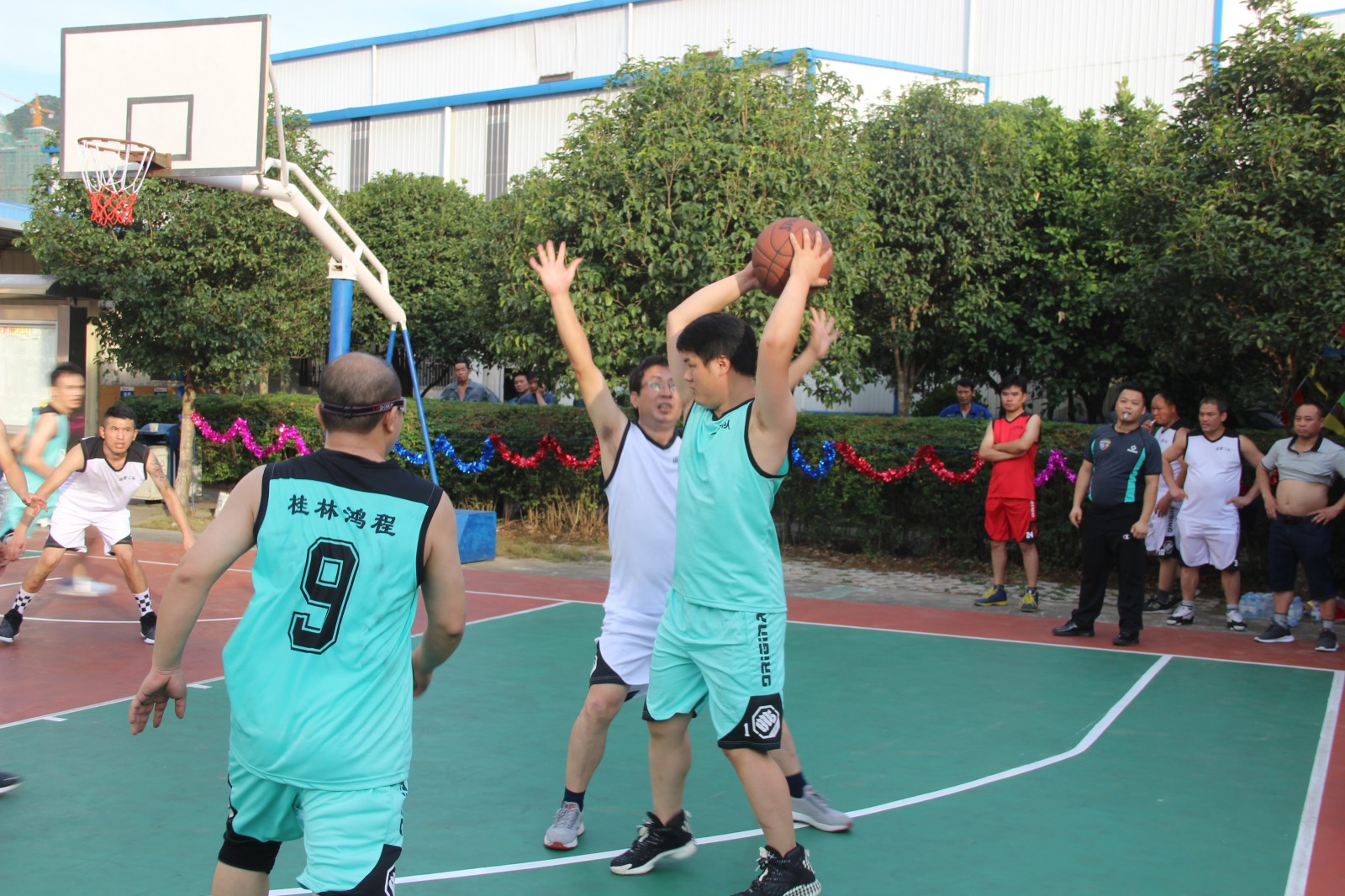 桂林鴻程秋季籃球賽半決賽火熱來襲! 桂林鴻程秋季籃球賽半決賽火熱來襲!